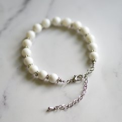 Náramek z bílé perleti