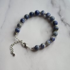 Náramek ze Sodalitu