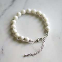 Náramek z bílé perleti